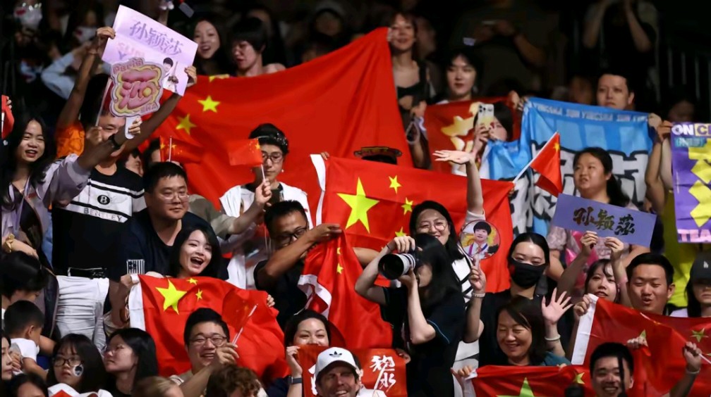 开云体育-穆古鲁扎在法国队比赛中领先优势明显，锐不可当引发热议！赛场气氛高涨的简单介绍-开云体育