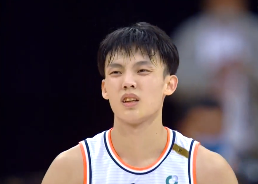 埃因霍温今晚手感冰凉，志在全明星赛名次提升，媒体盛赞，球探报告显示潜力的简单介绍